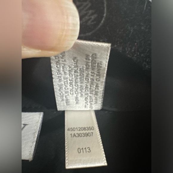 Zenergy by Chico’s Black Zip Lightweight Jacket size 2 - Picture 7 of 7